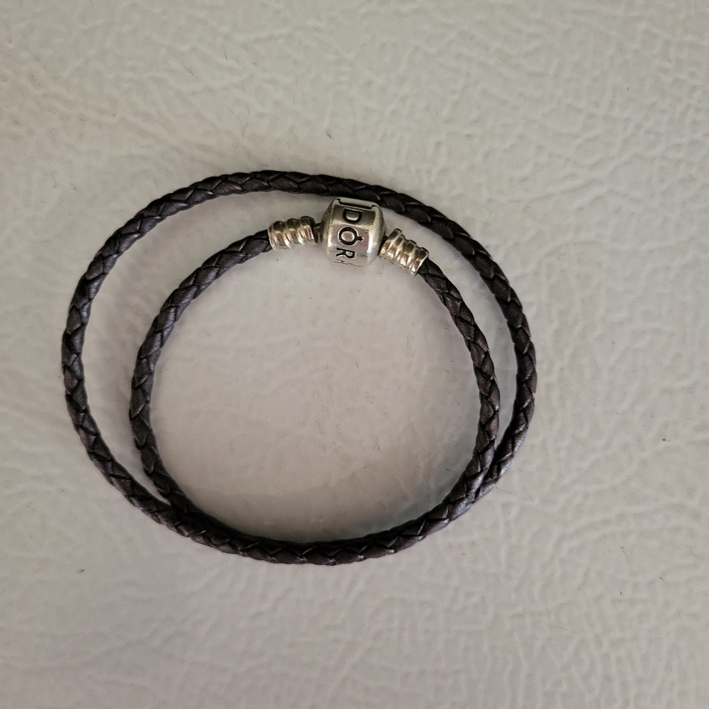 PANDORA double PURPLE LEATHER  charm bracelet.
